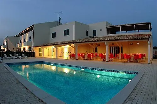 Hotel Parco Della Rocca Punta Braccetto